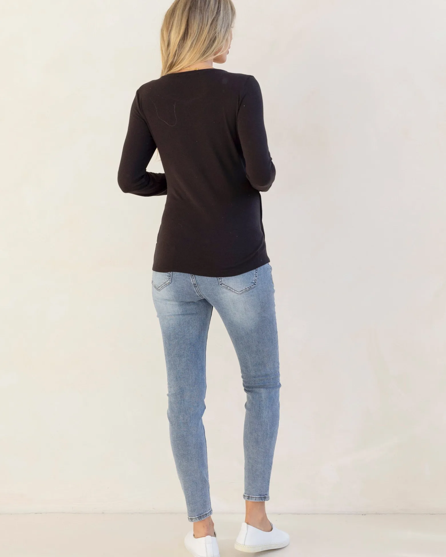 Annie Maternity/ Nursing Soft Nursing Top In Black