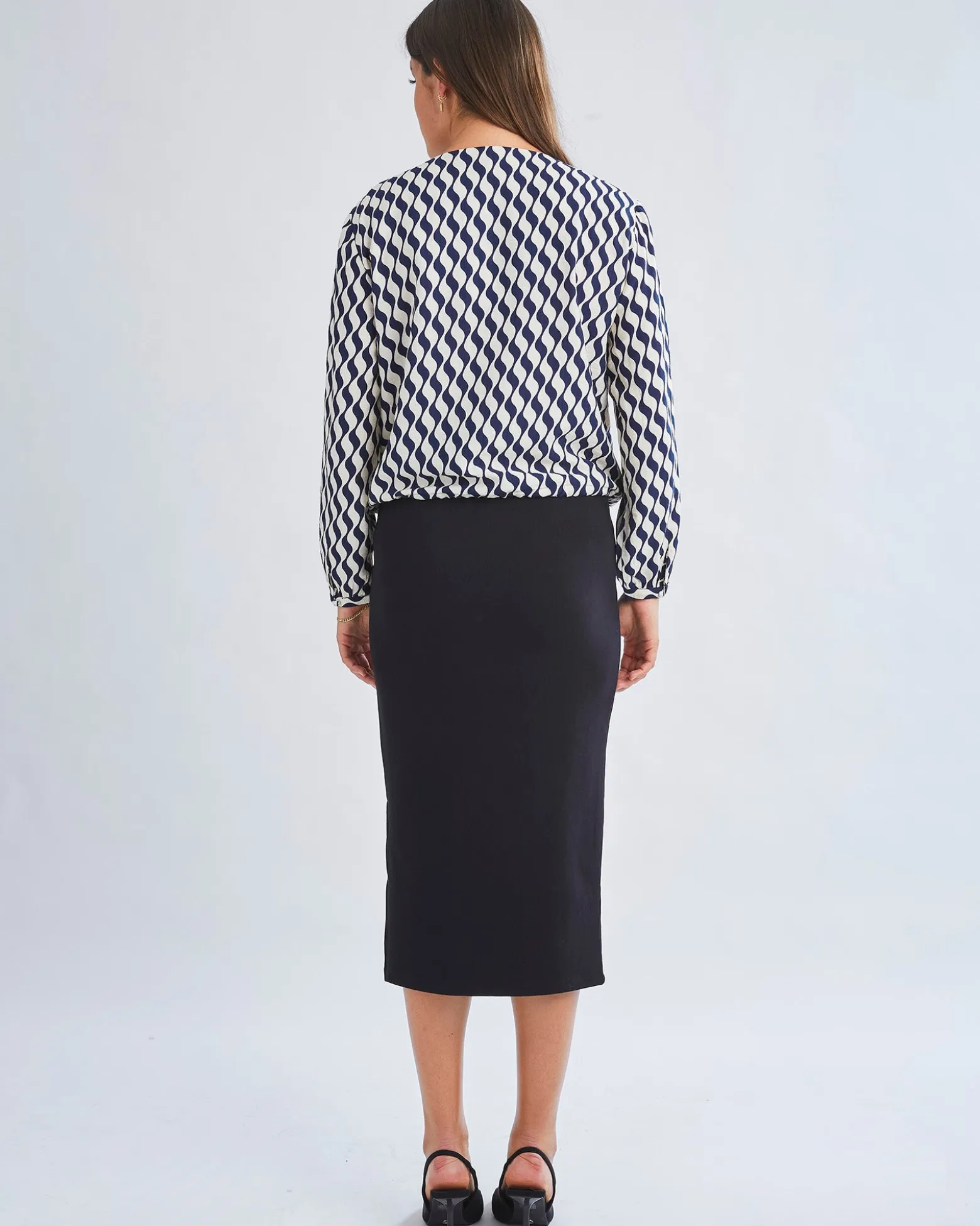 Ashley Geometric Wave-Print V-Neck Long-Sleeve Blouse