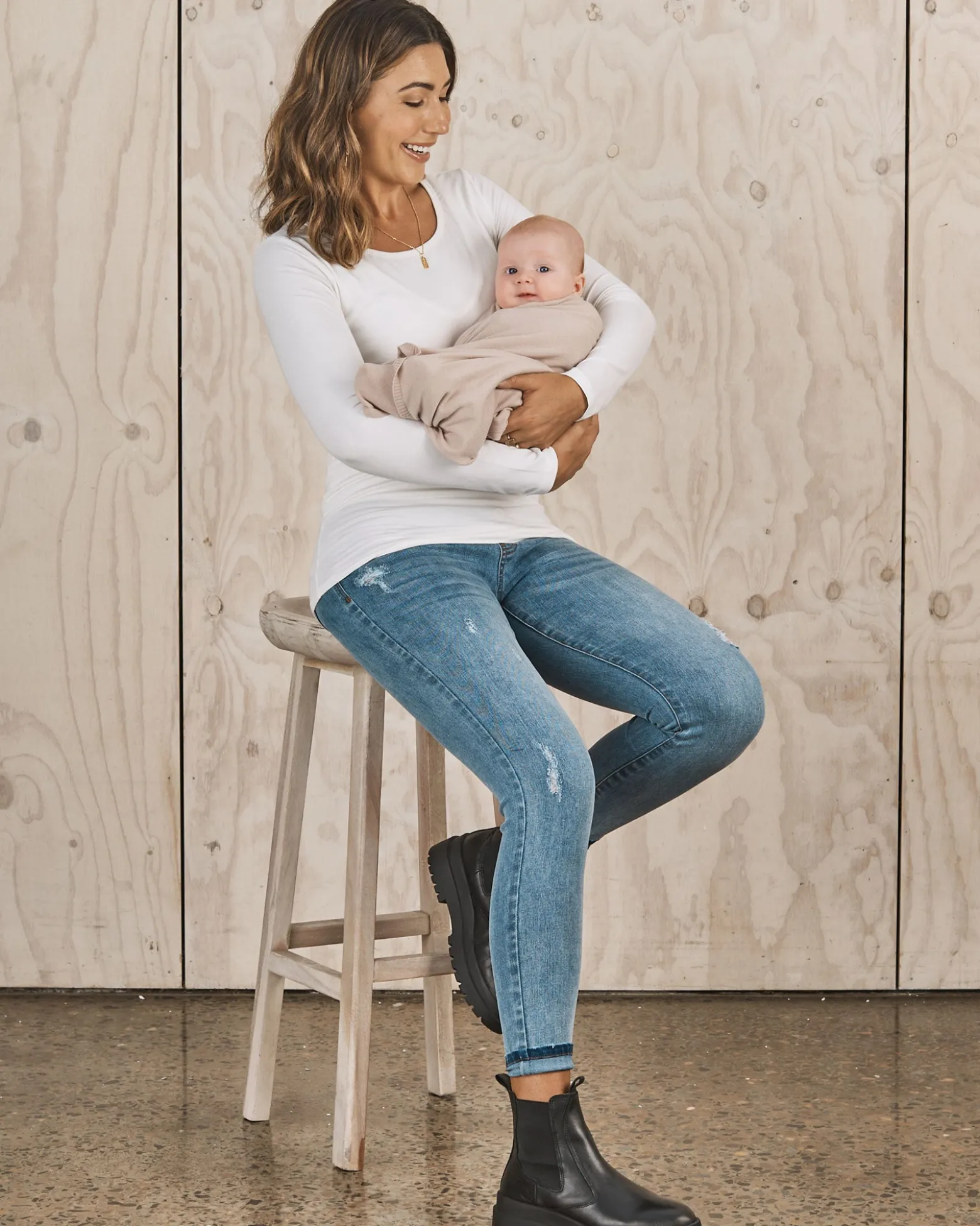 Luxury Moozie Mama Wrap/Poncho Maternity & Nursing Cover
